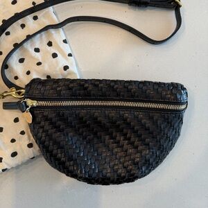 Clare V. Petite Fanny Woven Black